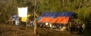 Tenda milik PT Manggarai Manganese (MM) di lokasi eksplorasi mereka di Kecamatan Elar. Sebagian wilayah konsesi perusahan ini  masuk hutan lindung (Foto: Satria/Floresa)