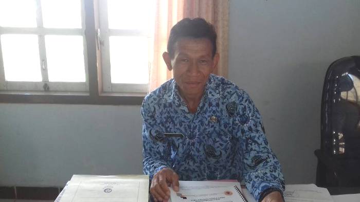 Adi Empang, Kepala Dinas PU Kabupaten Manggarai (Foto: Ronald Tarsan/Floresa)